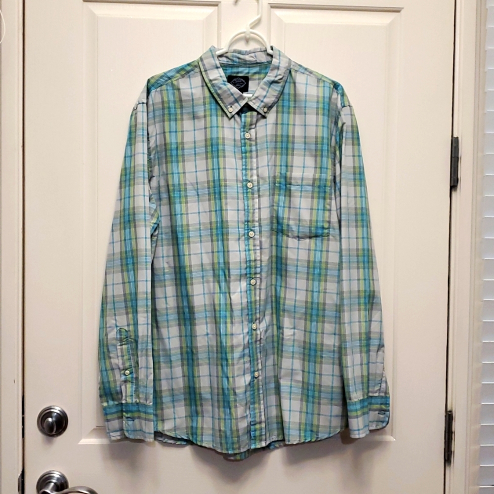 Mens dress shirt 👔 light blue and green cked pattern  New without tags.Size XL
